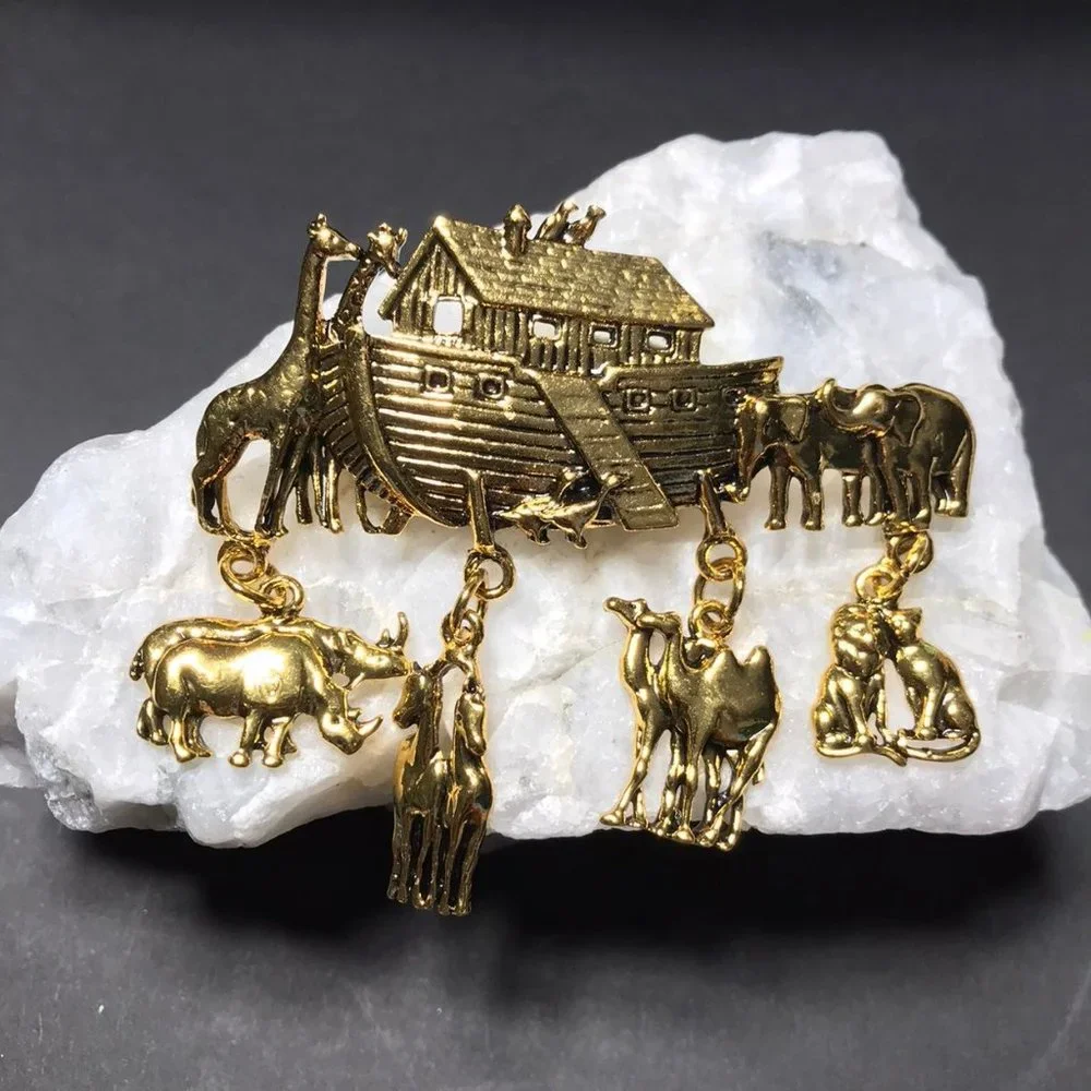 Gold tone Noahs ark brooch pin with animal dangle charms